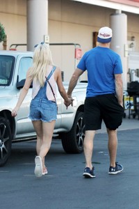Julianne-Hough-in-Jeans--25.jpg