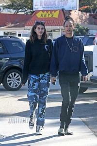 Kaia-Gerber-out-in-Malibu--08.jpg