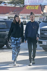 Kaia-Gerber-out-in-Malibu--11.jpg