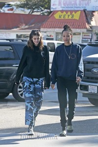 Kaia-Gerber-out-in-Malibu--11.jpg