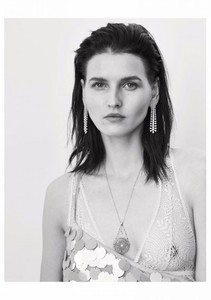 Katlin-Aas-by-Mel-Karch-for-Vogue-Spain-December-2017-6-760x1076.thumb.jpg.6be3e0e35f6dbc6b895388ffc5aee421.jpg
