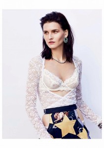 Katlin-Aas-by-Mel-Karch-for-Vogue-Spain-December-2017-7-760x1076.thumb.jpg.509e8081ecbafa3cd908f73d4142f183.jpg