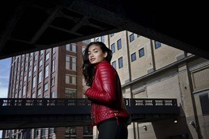 Kelly-Gale-photoshoot-in-New-York--05.thumb.jpg.974cd91d0b383d39f8476ca318ad213a.jpg