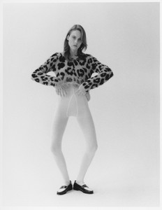 Kiki-Willems-by-Clara-Balzary-for-Dazed-Winter-2017-4.thumb.jpg.cfed1c86db9abe7935839d307022dbb4.jpg