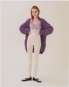 Kiki-Willems-by-Clara-Balzary-for-Dazed-Winter-2017-7.thumb.jpg.c1e670ac5c9b0e283ff655e73a28ce50.jpg