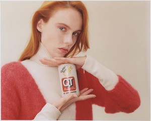 Kiki-Willems-by-Clara-Balzary-for-Dazed-Winter-2017-9-760x607.thumb.jpg.118e01b1db5c091e7c2dcd4c95338b5b.jpg