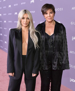 Kim_Kardashian_2017_LACMA_Art_Film_Gala_Honoring_KBHjAMCiILXx.jpg
