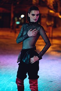 LOfficiel-Ukraine-December-2017-Beata-Grabowska-DeMarcus-Allen-1-2.thumb.jpg.048856eafb352f2bdc74ba13547a53c9.jpg