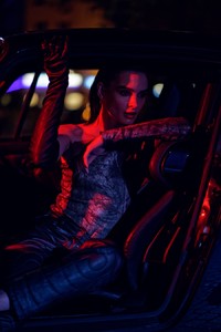 LOfficiel-Ukraine-December-2017-Beata-Grabowska-DeMarcus-Allen-6.thumb.jpg.8cce2d382b62dc47449d514a65628894.jpg