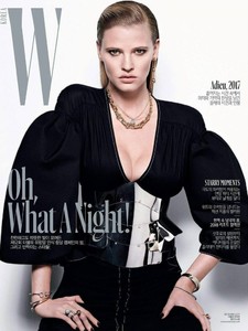 Lara-Stone-by-Matt-Easton-for-W-Korea-December-2017-Cover-1-760x1011.thumb.jpg.e1ab3d070694ee5a4f51f0171bf19bfc.jpg