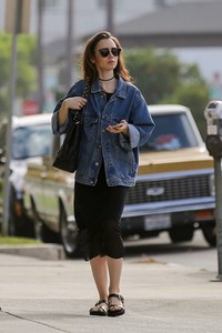 Lily-Collins_-Out-and-about-in-Beverly-Hills--01.jpg