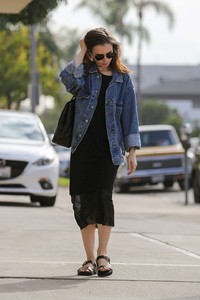 Lily-Collins_-Out-and-about-in-Beverly-Hills--06.jpg