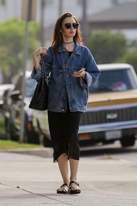 Lily-Collins_-Out-and-about-in-Beverly-Hills--09.jpg