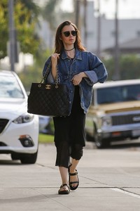 Lily-Collins_-Out-and-about-in-Beverly-Hills--11.jpg