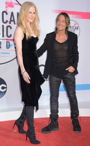 Nicole-Kidman_-2017-American-Music-Awards--07.jpg