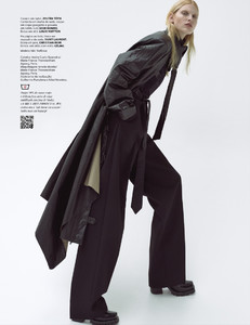 NikiTrefilova_VoguePortugal-1.thumb.jpg.b0a2896952e289026f3fd0de1874c0fc.jpg