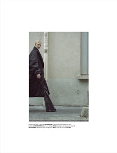 NikiTrefilova_VoguePortugal-10.thumb.jpg.8b21dffc672c0fbec61ea421cb8d5839.jpg