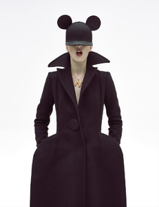 NikiTrefilova_VoguePortugal-11.thumb.jpg.941fa4a67399f76dc2b27833a95f8651.jpg
