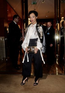 Ruth-Negga_-Louis-Vuitton-x-Vogue-Gingernutz-Event--11.jpg