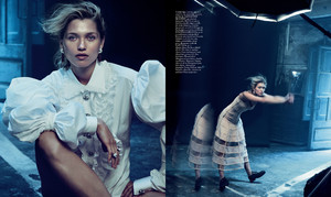 S-NOV-231-MOD-Hana-Jirickova-E5.thumb.jpg.921afac82cc4ce16b390a6b62b8d674f.jpg