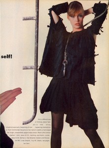 Stern_Vogue_US_March_1983_06.thumb.jpg.c54bda1905455349e2e954f92fc33fcf.jpg