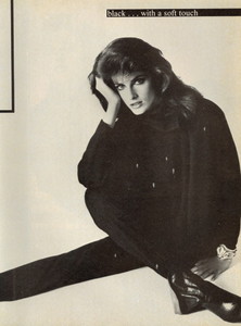 Stern_Vogue_US_September_1982_04.thumb.jpg.dd2e4ab71d8f1346e5a95bf8e2433af4.jpg