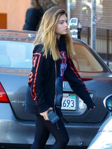 Thylane-Blondeau-out-for-lunch-at-Urth-Caffe--04.jpg