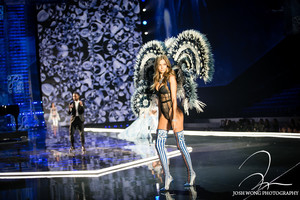 VSFS-RUNWAY-JoshWong-11202017-026-L.jpg