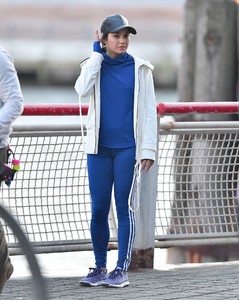 Vanessa-Hudgens_-Filming-Second-Act-set--05.jpg