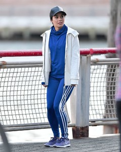 Vanessa-Hudgens_-Filming-Second-Act-set--06.jpg