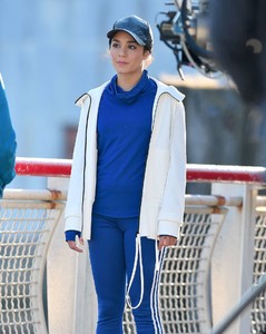 Vanessa-Hudgens_-Filming-Second-Act-set--11.jpg