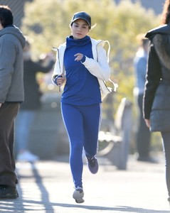 Vanessa-Hudgens_-Filming-Second-Act-set--22.jpg