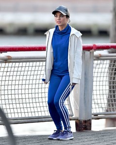 Vanessa-Hudgens_-Filming-Second-Act-set--27.jpg