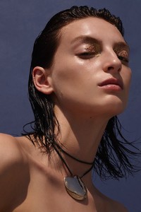 Vogue-Brazil-November-2017-Rose-Smith-Sarra-Fleur-Abou-El-Haj-4.thumb.jpg.07cf28ec4a40d032f2f732e06e80f02d.jpg