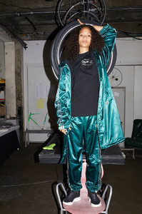 adidas-originals-by-alexander-wang-season-2-drop-3-the-impression-03.thumb.jpg.1e8aa7fced92731c701329afd55fa3a7.jpg