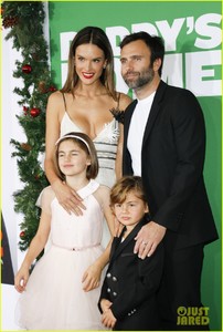 alessandra-ambrosio-brings-family-to-daddys-home-2-premiere-04.jpg
