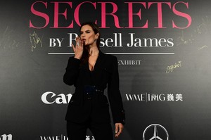 alessandra-ambrosio-mercedes-benz-backstage-secrets-in-shanghai-11-18-2017-6.thumb.jpg.bed3a32bff722e397e5538c6bccf7d1f.jpg