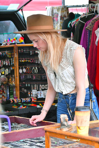 amber-heard-shopping-in-pasadena-111217-9.jpg