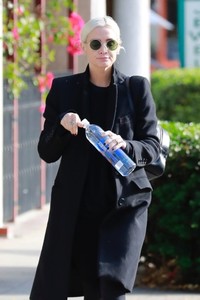 ashlee-simpson-heads-to-the-gym-in-studio-city-6.jpg