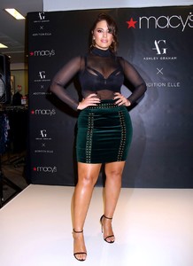 ashley-graham-macy-s-lingerie-collection-launch-in-las-vegas-3.jpg