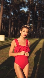 beatrice-swimsuit-v3.thumb.jpg.75cb56dc290a9852a2aa4441ff079e4b.jpg
