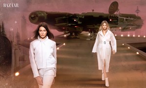 bella-gigi-hadid-star-wars-harpers-bazaar01b40dc120271c5ad1bcadf3eab26cc55d_thumb.thumb.jpg.60aeaf8beff02cedb7f0a71206669fe5.jpg