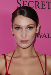 bellahadid_victoriassecretfashionshowafterparty2017-1.jpg