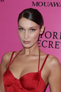 bellahadid_victoriassecretfashionshowafterparty2017-4.jpg