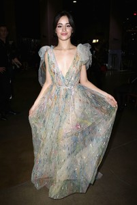 camila-cabello-latin-grammy-awards-2017-las-vegas-november-16-2017-3.thumb.jpg.cc77bd49c4de21e3ab94c897b5dcab59.jpg