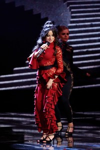 camila-cabello-mtv-emas-2017-build-up-amp-performance-in-london-november-12-2017-7.jpg