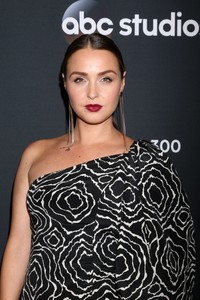 camilla-luddington-grey-s-anatomy-300th-episode-celebration-in-la-12.thumb.jpg.642c595cc17b02b41b1342f05b736cab.jpg