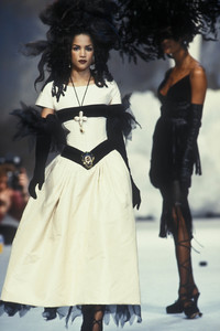 chanel-hc-ss-1992-1.thumb.jpg.3dc3486904e0eb031949d2bbe8af9b78.jpg