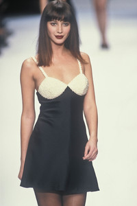 chantal-thomas-fw-1994-14.thumb.jpg.aa0ac138025061c3a6a591803b1983ee.jpg