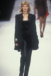 chantal-thomas-fw-1994-5.thumb.JPEG.47c97efba3bfce8fe8dca425ddd8c0c6.JPEG